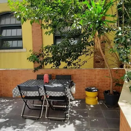 Sunny Terrace Apt, Close To Downtown! 2 Bedroom Flat