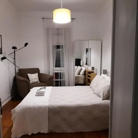 Sunny Terrace Apt, Close To Downtown! 2 Bedroom Flat Apartment Lisbon
