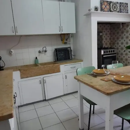 Apartment Sunny Terrace Apt, Close To Downtown! 2 Bedroom Flat Lisbon