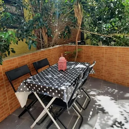 Sunny Terrace Apt, Close To Downtown! 2 Bedroom Flat