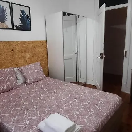 Sunny Terrace Apt, Close To Downtown! 2 Bedroom Flat Appartamento Lisbona